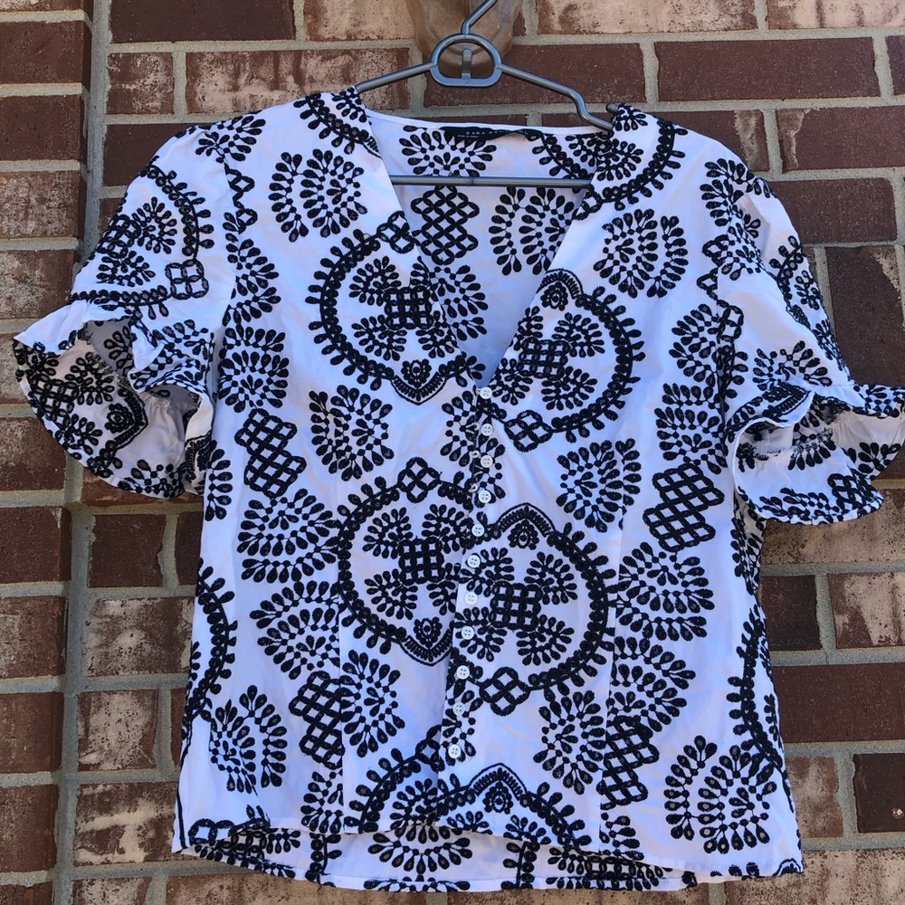 Black and white eyelet Zara eyelet ruffle sleeve top